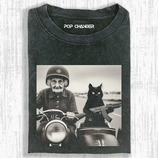 GRANDMA AND CAT TEE